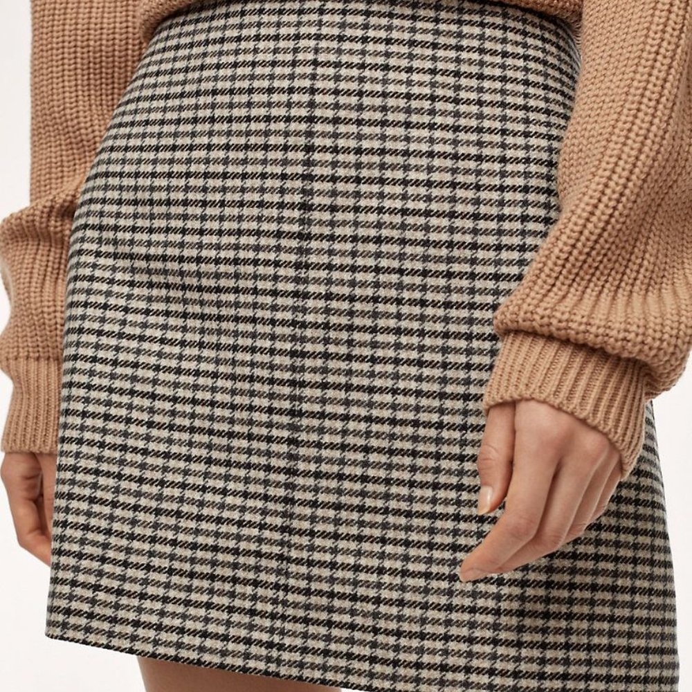 Aritzia Wilfred classic mini skirt